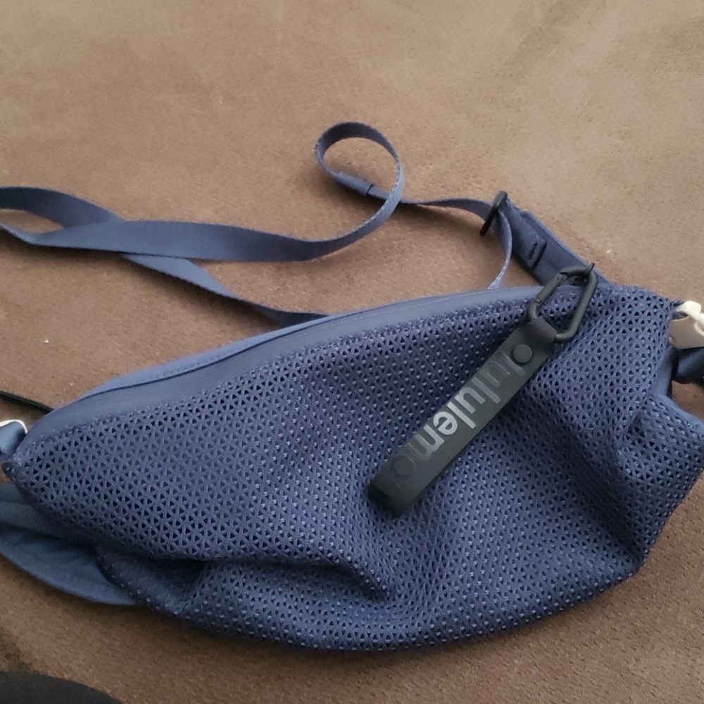 Lululemon fanny pack